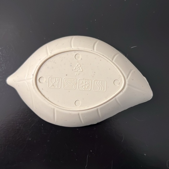 Leaf Shaped Sauce Holder - Picture 5 of 8